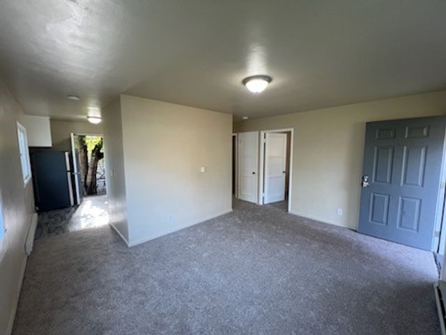 138 N Rainier Avenue, Bremerton, WA 98312