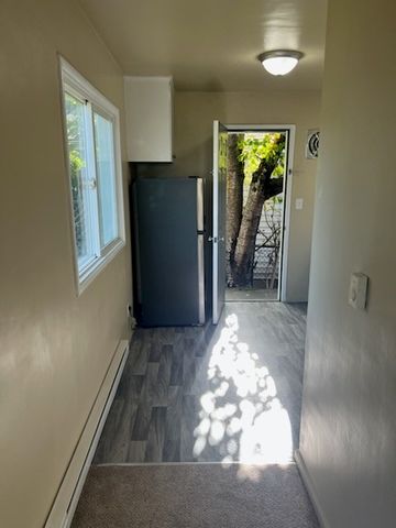 138 N Rainier Avenue, Bremerton, WA 98312