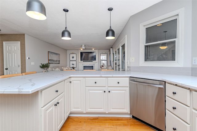 2804 Scenic Place, West Des Moines, IA 50265