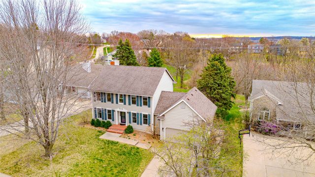 2804 Scenic Place, West Des Moines, IA 50265