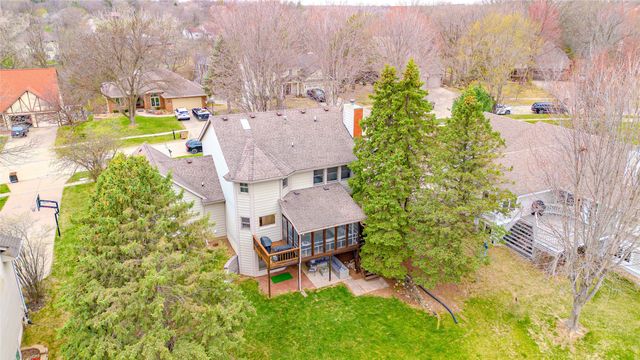 2804 Scenic Place, West Des Moines, IA 50265