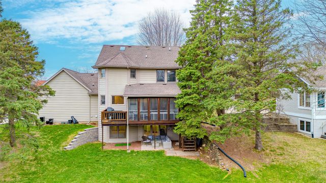 2804 Scenic Place, West Des Moines, IA 50265