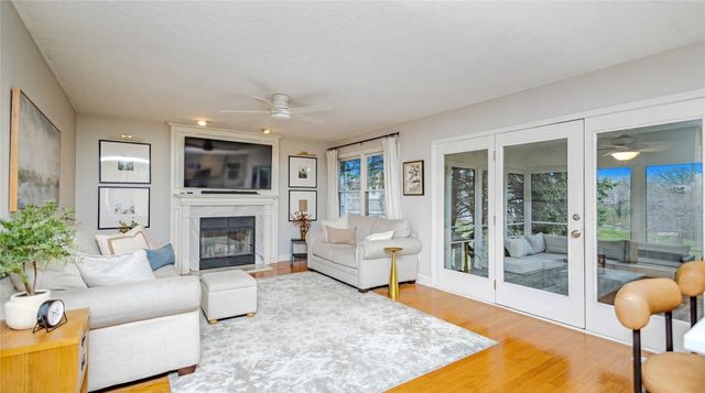 2804 Scenic Place, West Des Moines, IA 50265