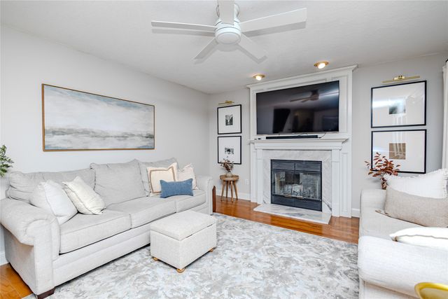 2804 Scenic Place, West Des Moines, IA 50265