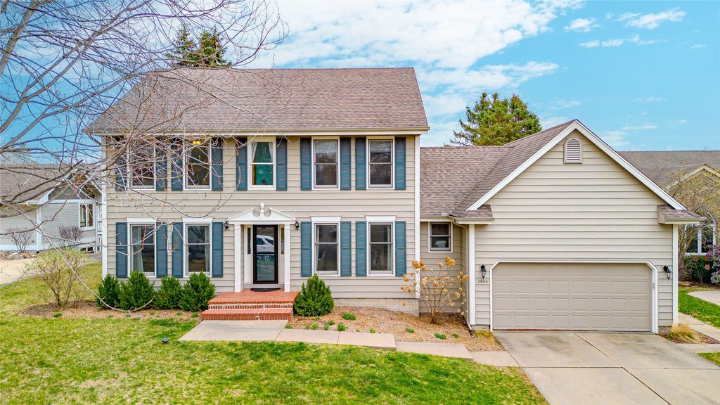 2804 Scenic Place, West Des Moines, IA 50265