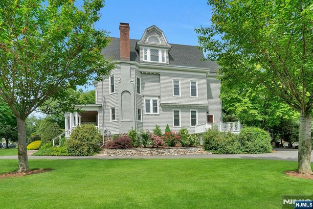 141 W End Avenue, Ridgewood, NJ 07450