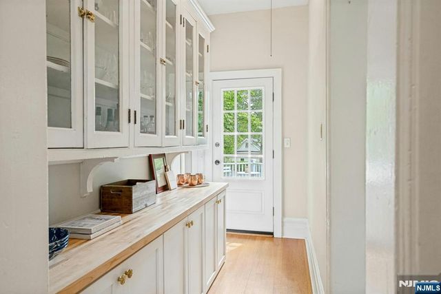 141 W End Avenue, Ridgewood, NJ 07450
