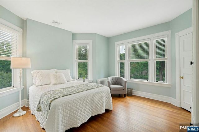 141 W End Avenue, Ridgewood, NJ 07450
