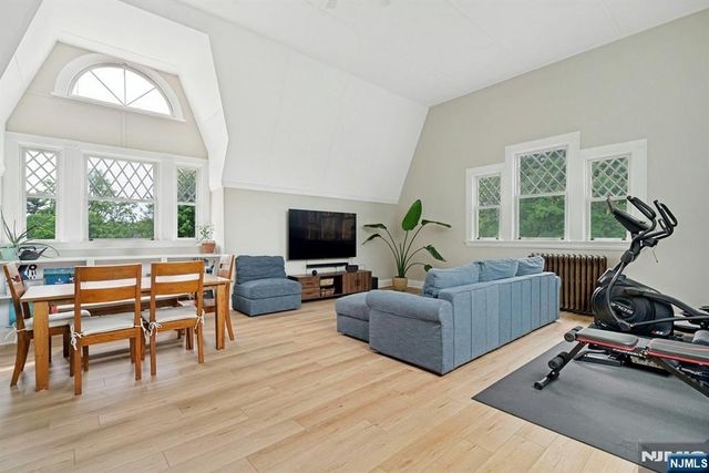 141 W End Avenue, Ridgewood, NJ 07450