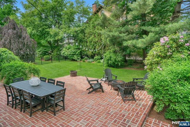 141 W End Avenue, Ridgewood, NJ 07450
