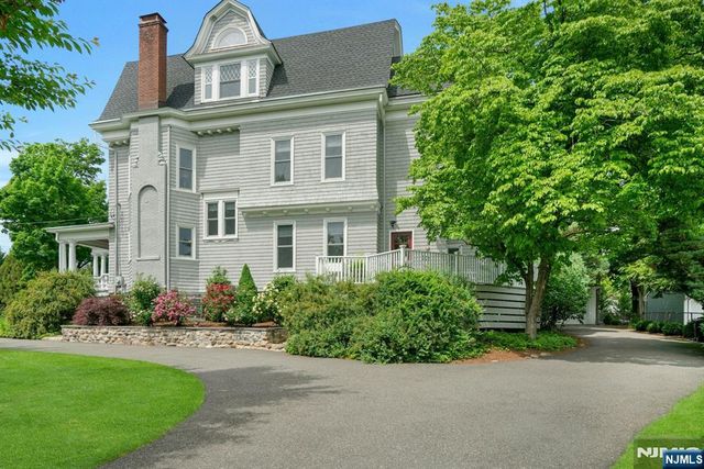 141 W End Avenue, Ridgewood, NJ 07450