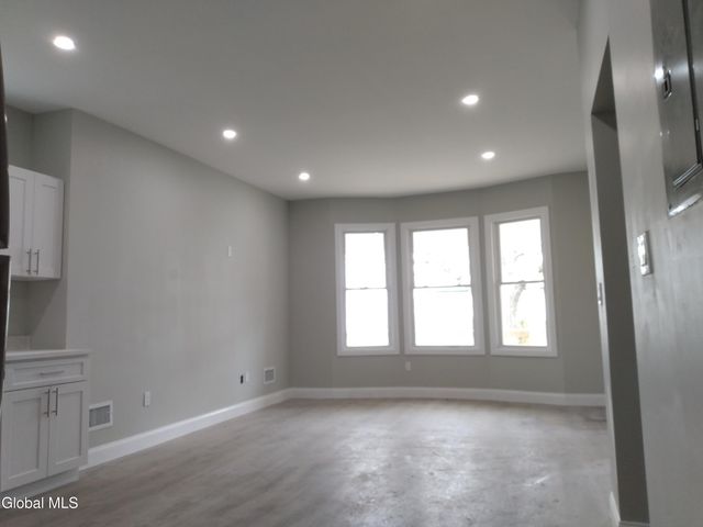 14 W Erie Street, Albany, NY 12208