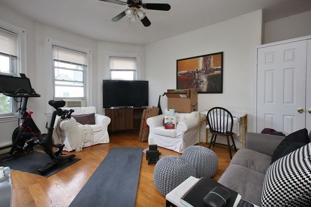 167 M St 3r, Boston, MA 02127