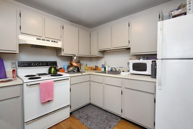 167 M St 3r, Boston, MA 02127