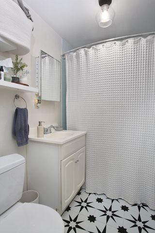 167 M St 3r, Boston, MA 02127