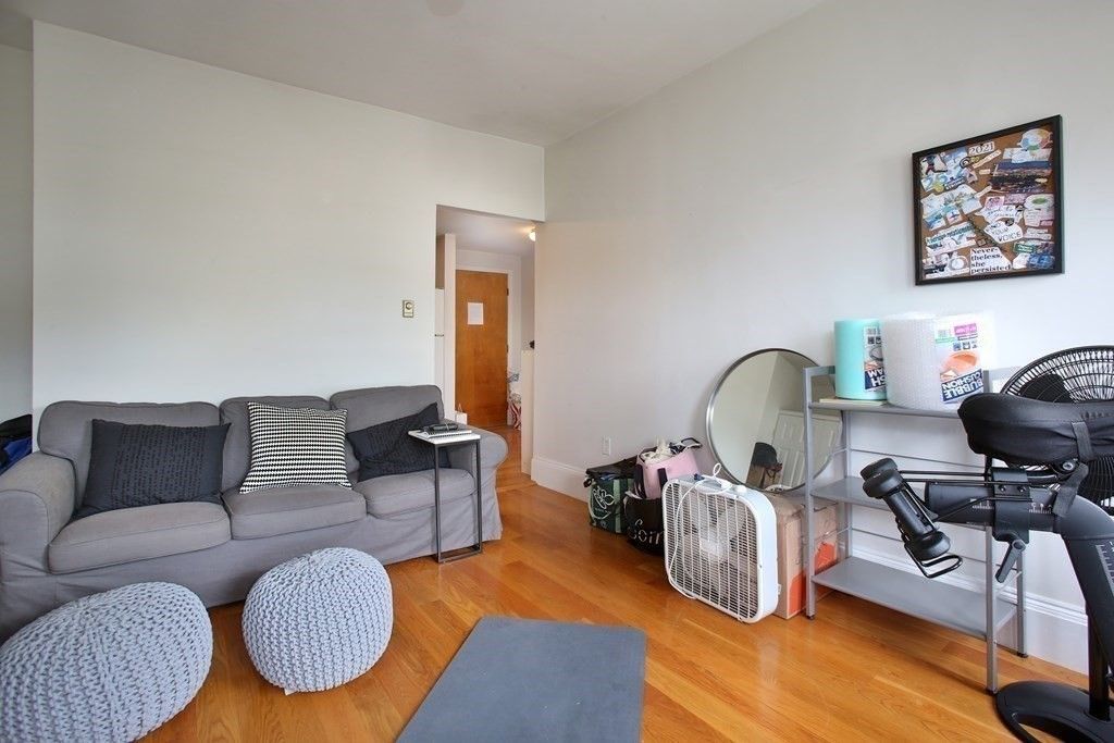 167 M St 3r, Boston, MA 02127