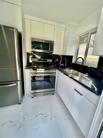 316 N 61st Ave, Hollywood, FL 33024