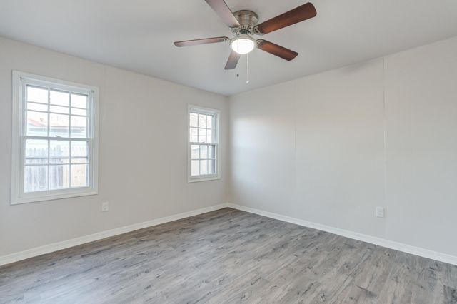 806 E Lons Street, Brownfield, TX 79316