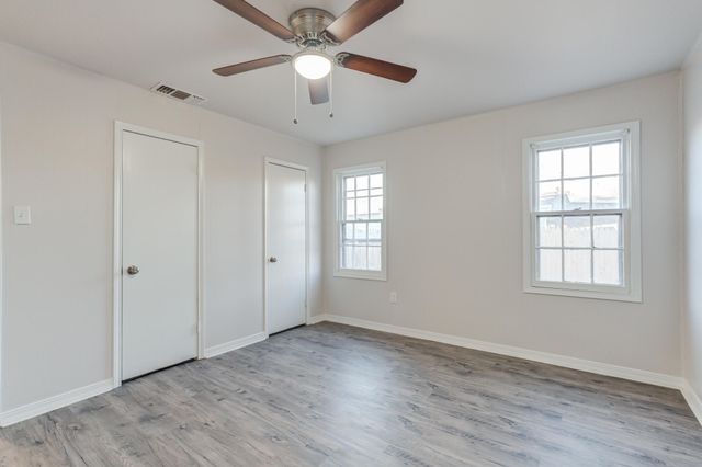 806 E Lons Street, Brownfield, TX 79316