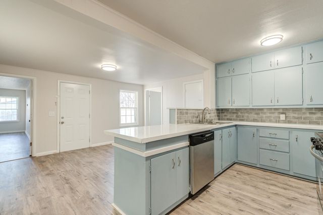 806 E Lons Street, Brownfield, TX 79316