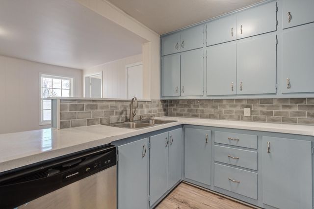 806 E Lons Street, Brownfield, TX 79316