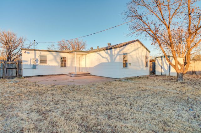 806 E Lons Street, Brownfield, TX 79316