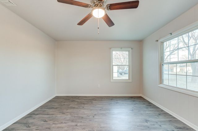 806 E Lons Street, Brownfield, TX 79316