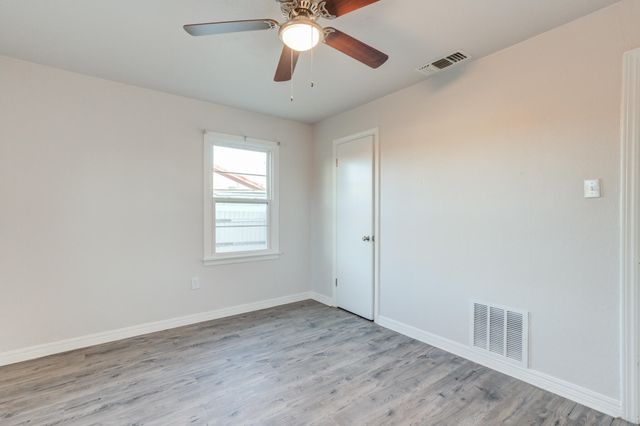 806 E Lons Street, Brownfield, TX 79316