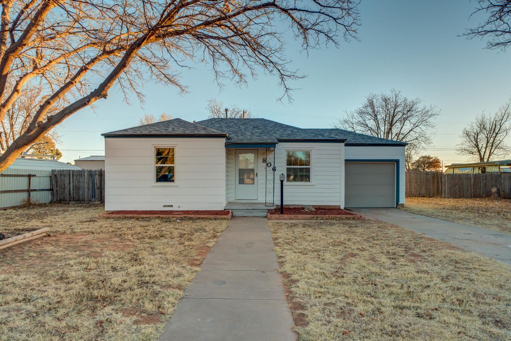 806 E Lons Street, Brownfield, TX 79316