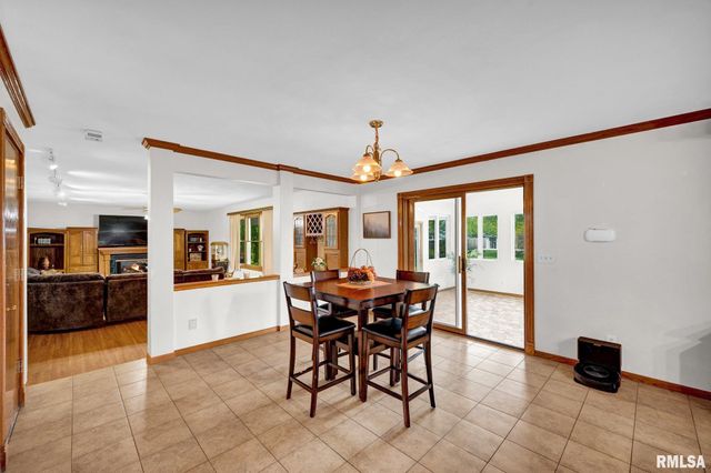 1111 W Cayman Cove, Peoria, IL 61615