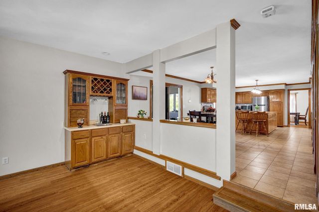 1111 W Cayman Cove, Peoria, IL 61615