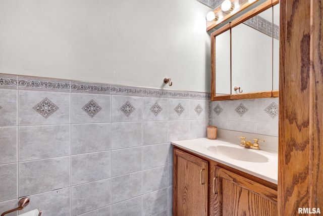 1111 W Cayman Cove, Peoria, IL 61615