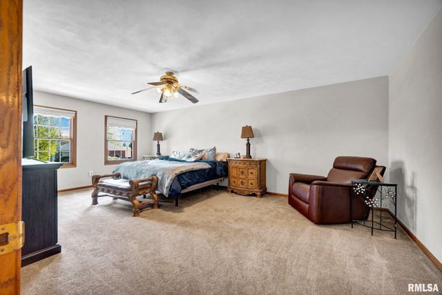 1111 W Cayman Cove, Peoria, IL 61615