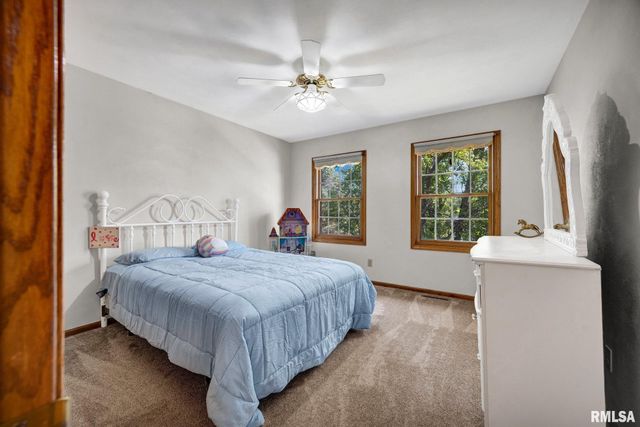 1111 W Cayman Cove, Peoria, IL 61615