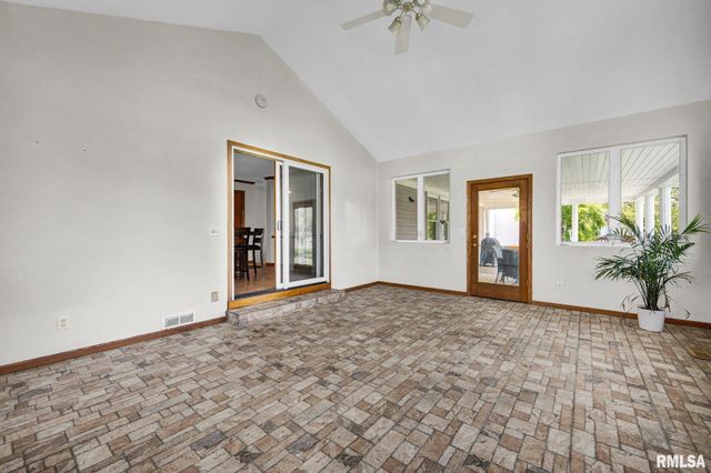 1111 W Cayman Cove, Peoria, IL 61615