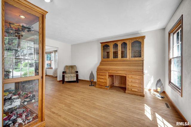 1111 W Cayman Cove, Peoria, IL 61615