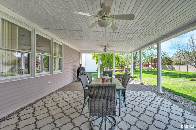 1111 W Cayman Cove, Peoria, IL 61615