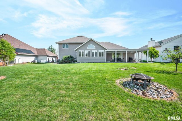 1111 W Cayman Cove, Peoria, IL 61615
