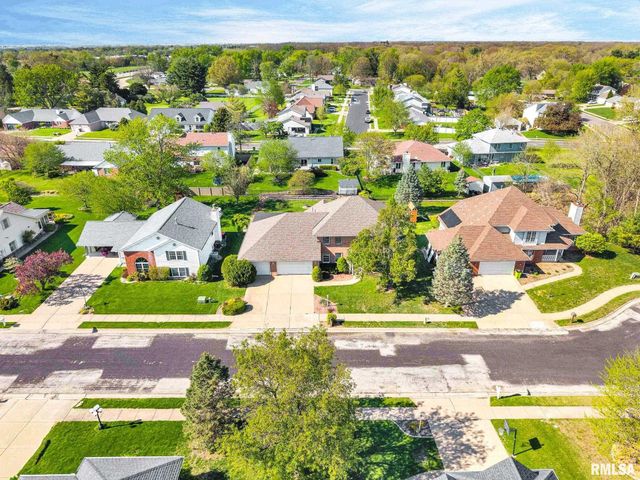 1111 W Cayman Cove, Peoria, IL 61615