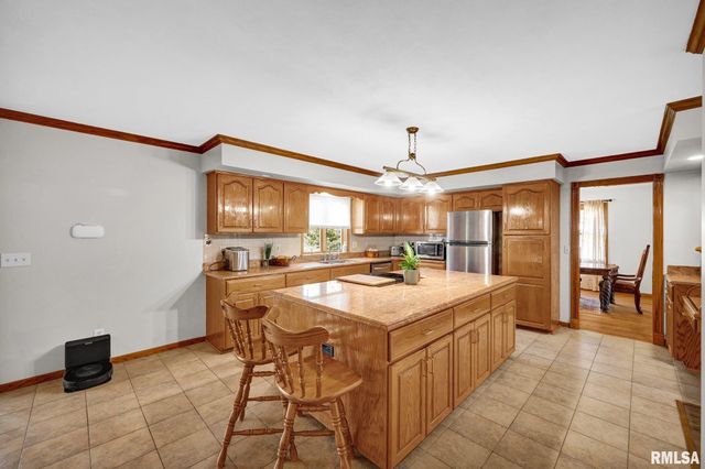 1111 W Cayman Cove, Peoria, IL 61615