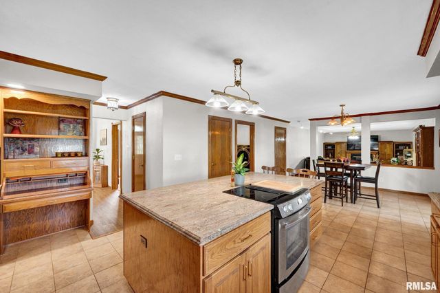 1111 W Cayman Cove, Peoria, IL 61615
