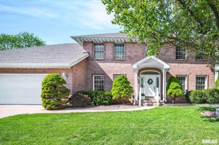 1111 W Cayman Cove, Peoria, IL 61615