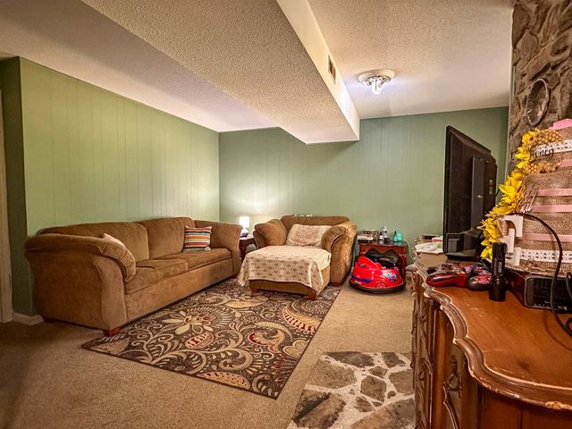 5 Ustisti Circle, Cherokee Village, AR 72529