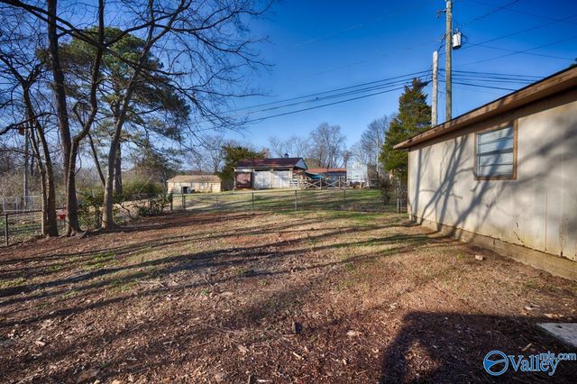 2216 Harris Road NW, Huntsville, AL 35810