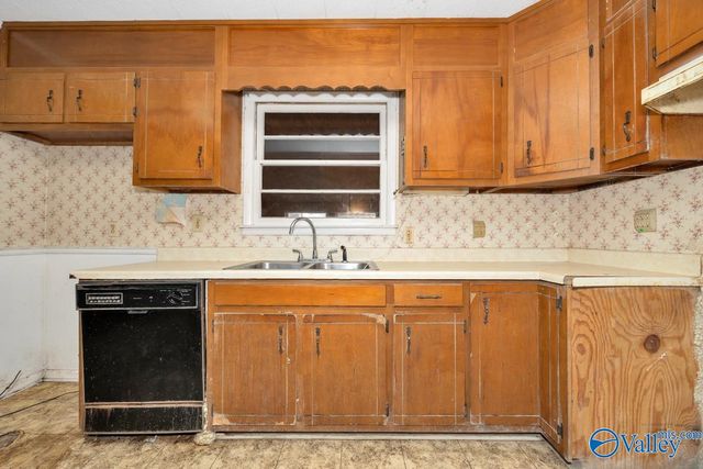 2216 Harris Road NW, Huntsville, AL 35810