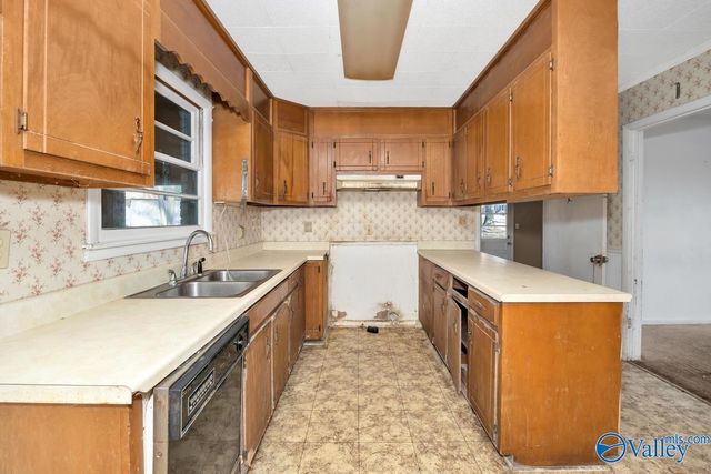 2216 Harris Road NW, Huntsville, AL 35810