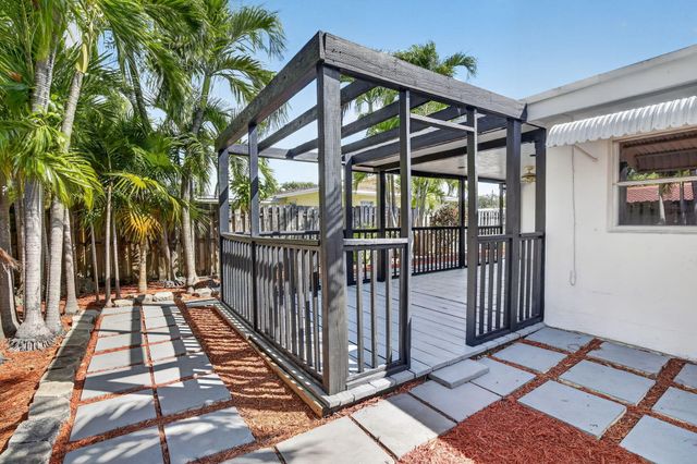 5731 NE 17th Terrace, Fort Lauderdale, FL 33334