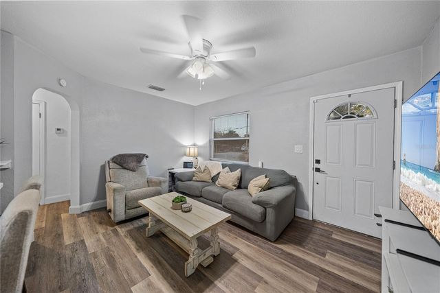 527 PILAKLAKAHA AVENUE, Auburndale, FL 33823