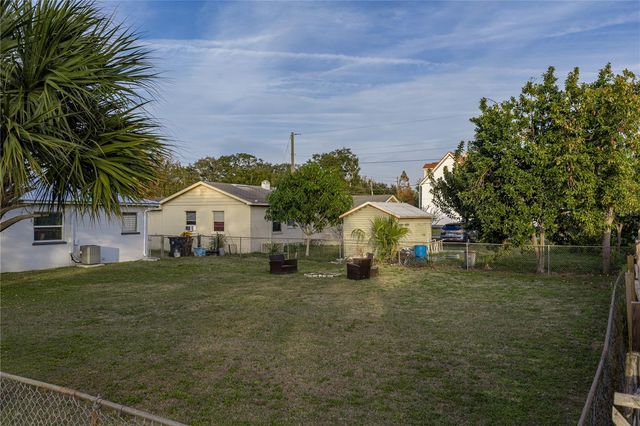 527 PILAKLAKAHA AVENUE, Auburndale, FL 33823