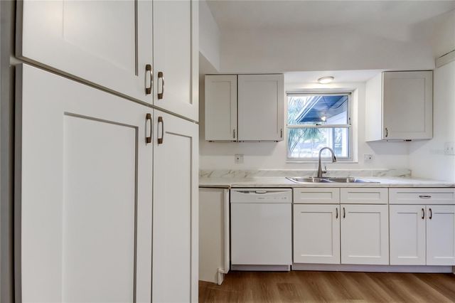 1000 39TH AVENUE NE, St Petersburg, FL 33703